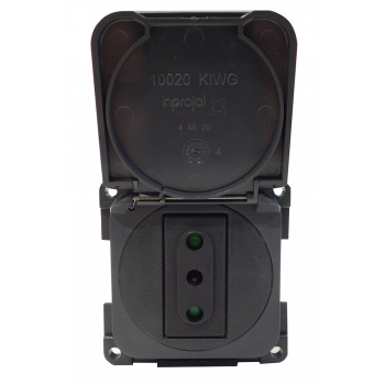 230 V. ITALIAN SOCKET WITH COVER